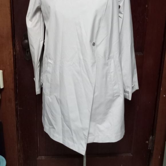 Bernardo lightweight all weather windbreaker jacket coat w/hood belt geo… - Picture 2 of 16